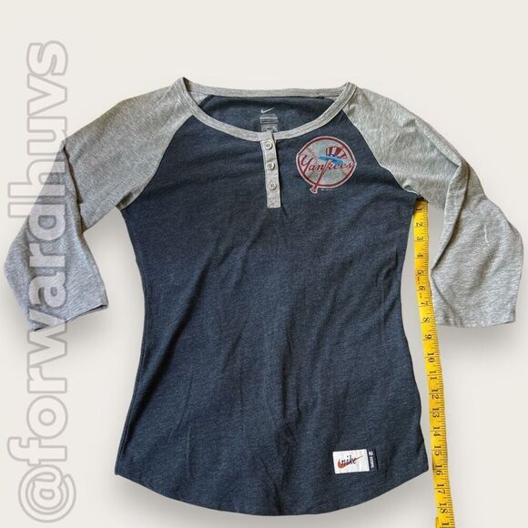 MLB New York Yankees 1/2 Sleeve Tee Size Small - Picture 7 of 10